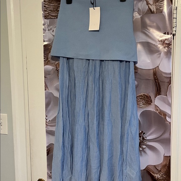 NWT ZARA blogger fav MIXED PLEATED SKIRT SIZE S
🚨FIRM PRICE NO ACCEPT OFFER - Picture 5 of 15